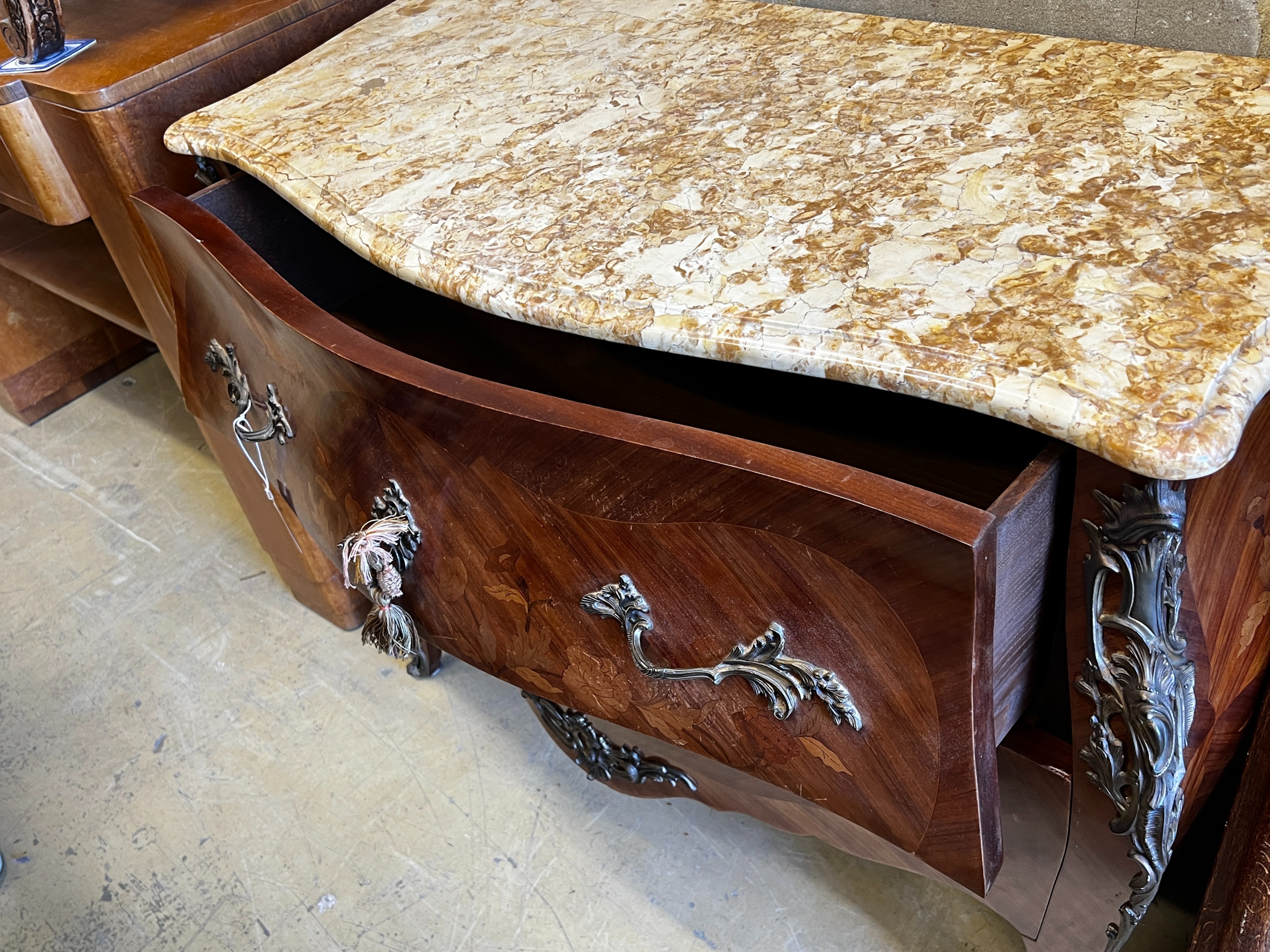 A Louis XV style marble top commode, width 116cm, depth 53cm, height 85cm
